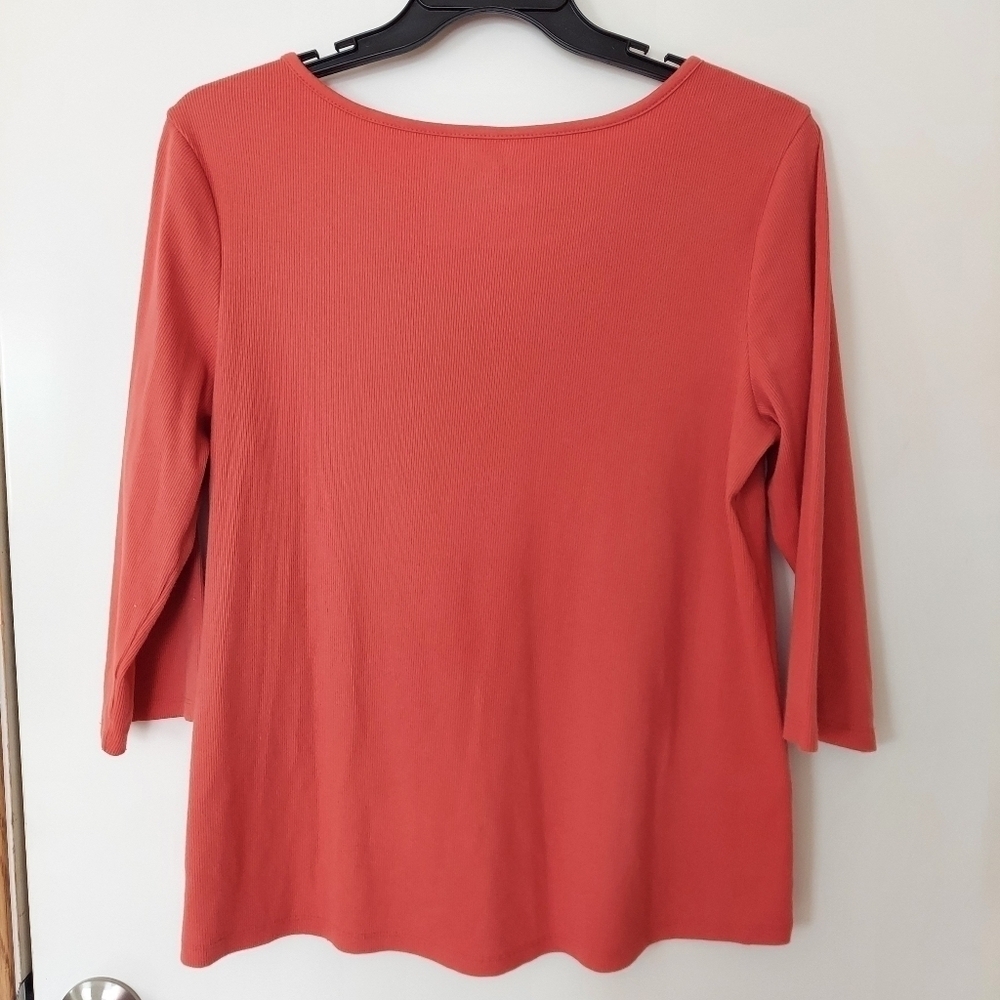 Old Navy woman top. Size XL. 3/4 sleeve. Cotton blend! Lightweght. Breathable. - Picture 4 of 4